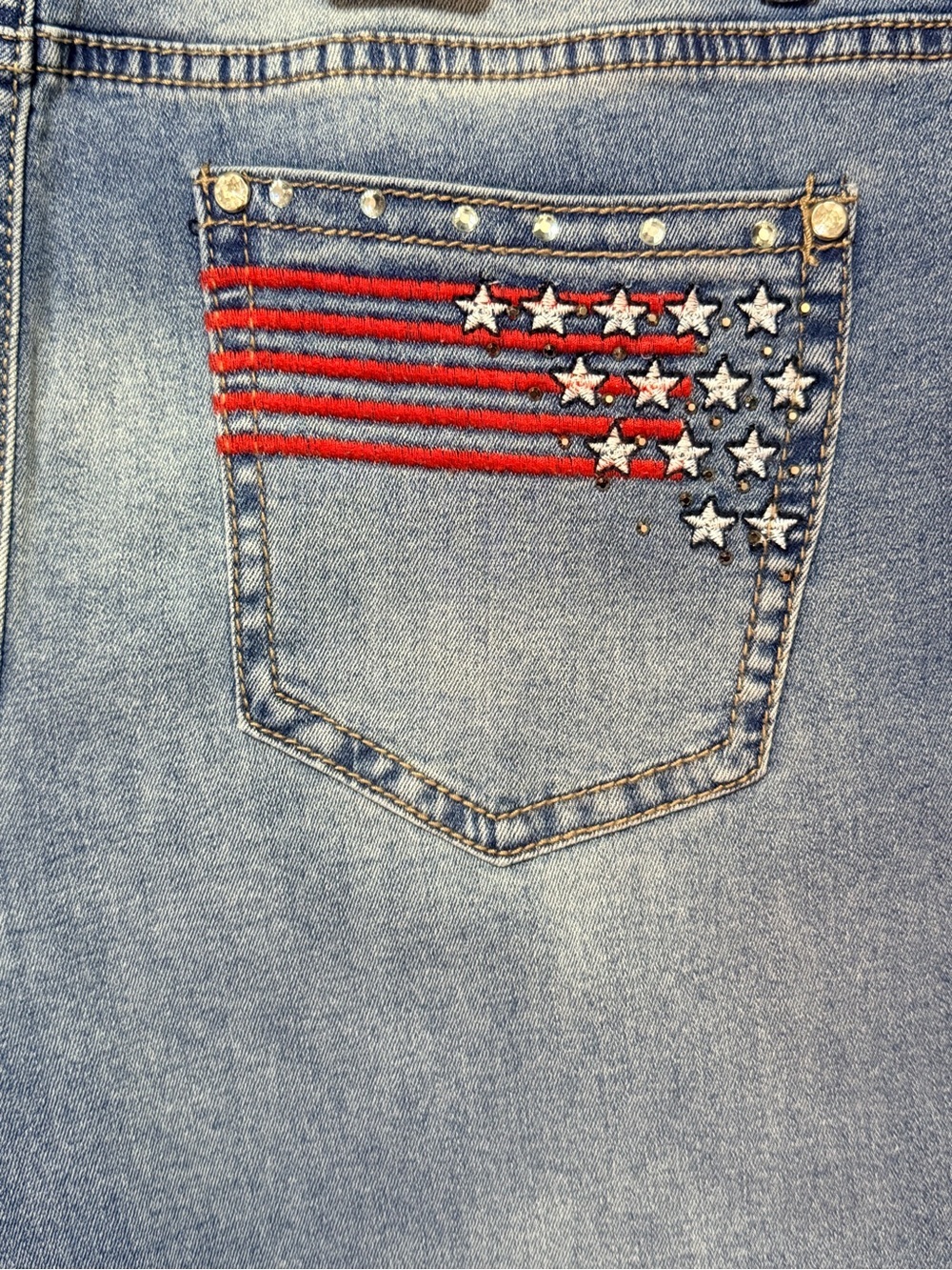 Earl Jeans USA Flag Embroidered Capri Jeans NWT Size 14 Patriotic Denim - Picture 11 of 11